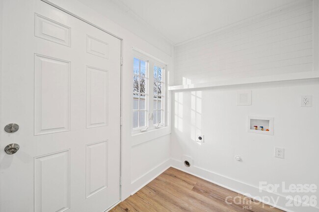 Building Photo - 1703 Lowder St