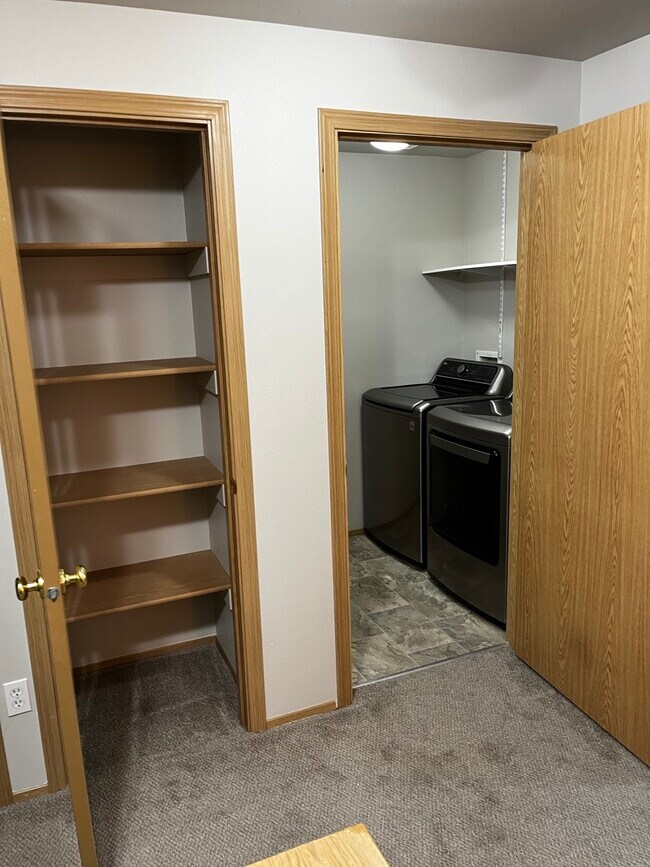 Building Photo - 9982 Greenleaf Loop SE