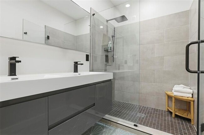 Building Photo - 5228 Dresden Wy