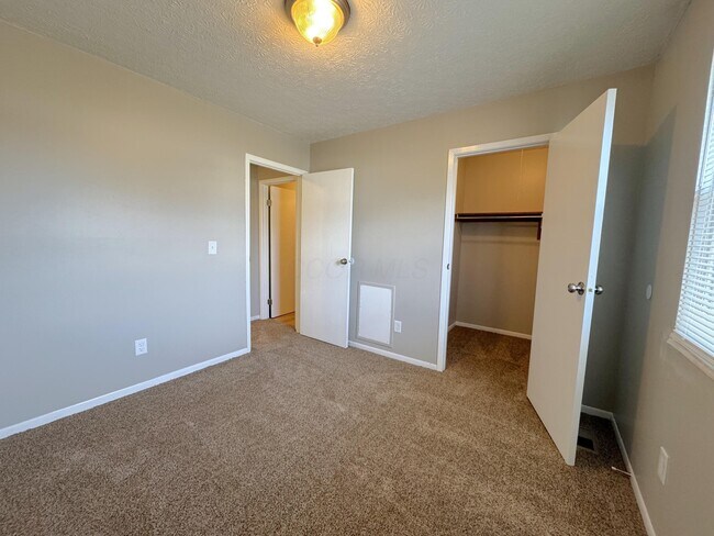 Building Photo - 2596 Sawbury Blvd