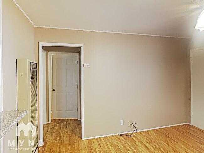 Building Photo - 5 Garrison Dr