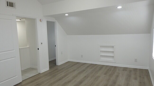 Building Photo - 3bed 2 full bath in North Kansas City, MO