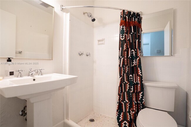 Building Photo - 9841 Dominican Dr