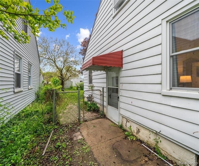 Building Photo - 2017 Harding Ave