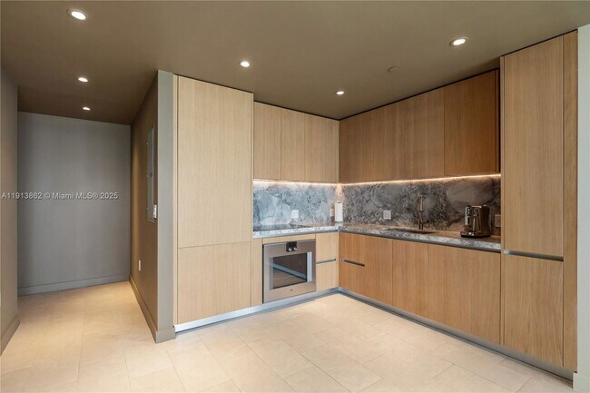 Building Photo - 500 Alton Rd