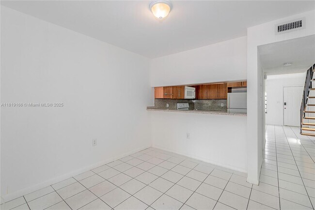 Building Photo - 1082 W 79th St