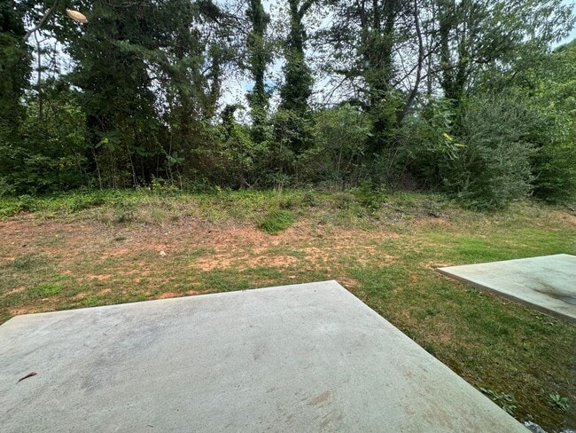 Building Photo - End Unit Luxury Townhouse in Campbell County