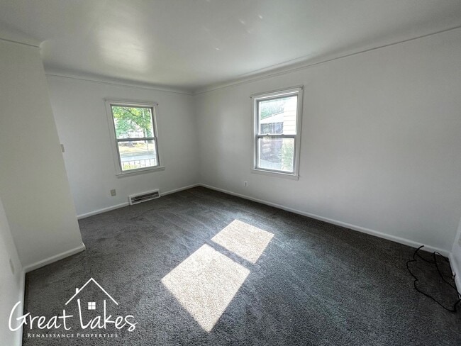 Building Photo - 19138 Washtenaw St