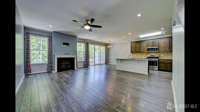 Building Photo - 202 Downey Ln
