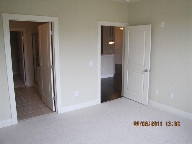 Building Photo - 901 Abernathy Rd NE