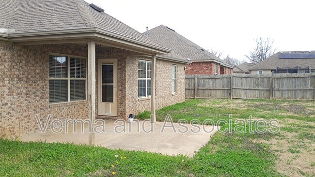 Building Photo - 2703 SW Ledbury Cove