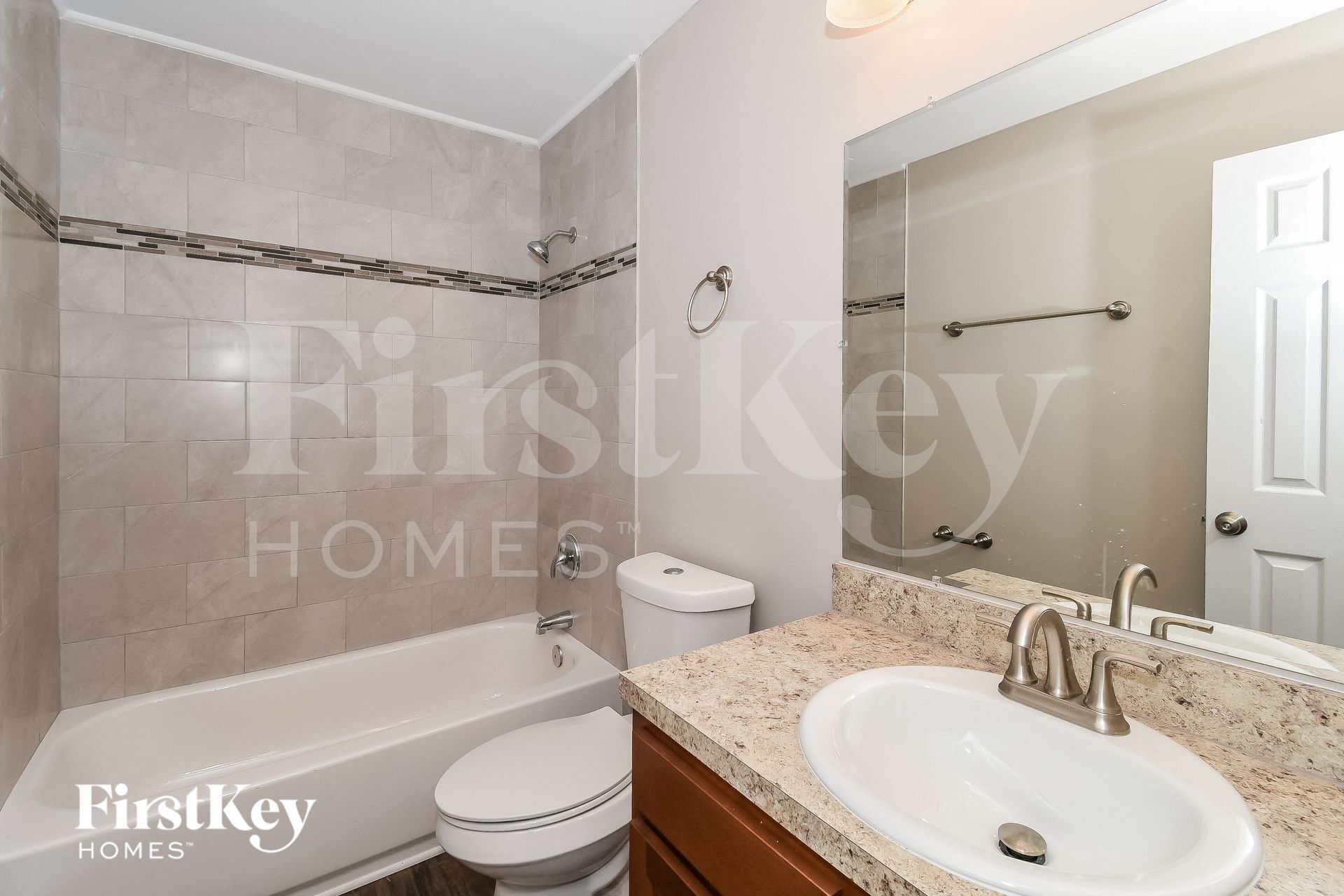 Building Photo - 1591 Twin Oak Dr W