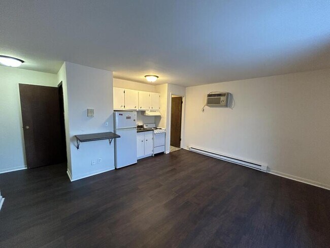 Building Photo - 134 E Johnson St