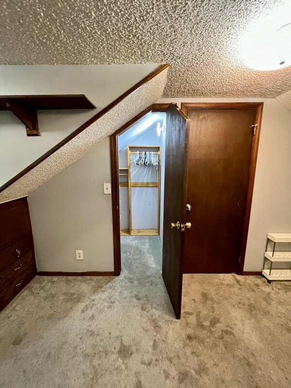 Building Photo - 5546 S Newport Ave