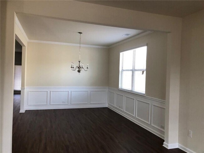 Building Photo - 5315 Mirror Lake Dr