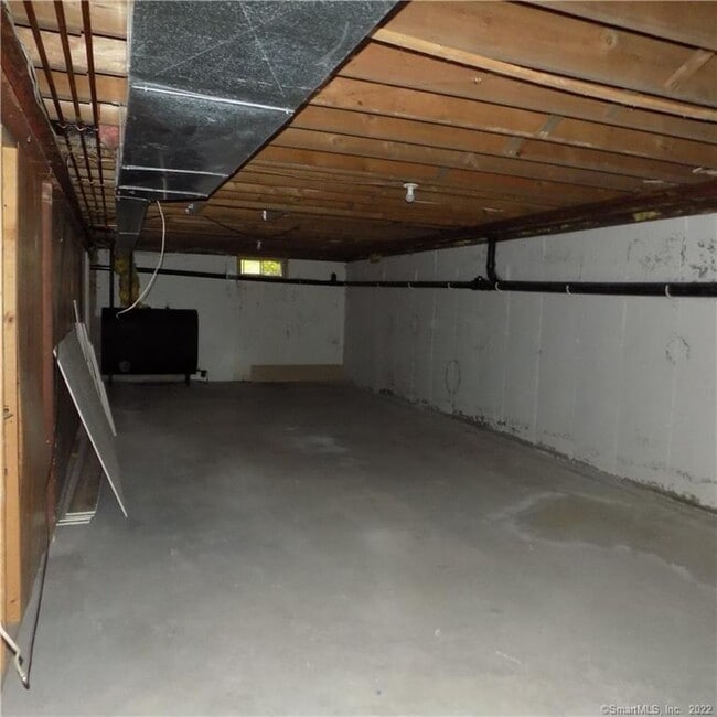 Building Photo - 64 Big Bear Hill Rd