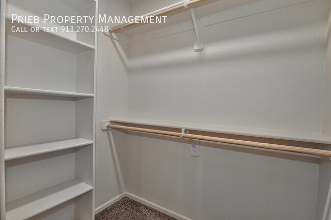 Building Photo - 12643 S Prairie Creek Rd