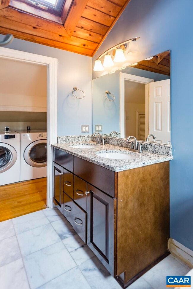 Building Photo - 1718 Rugby Ave