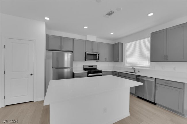 Building Photo - 5925 Obsidian Sky Ave