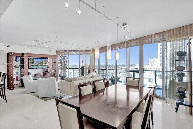 Building Photo - 3101 S Ocean Dr