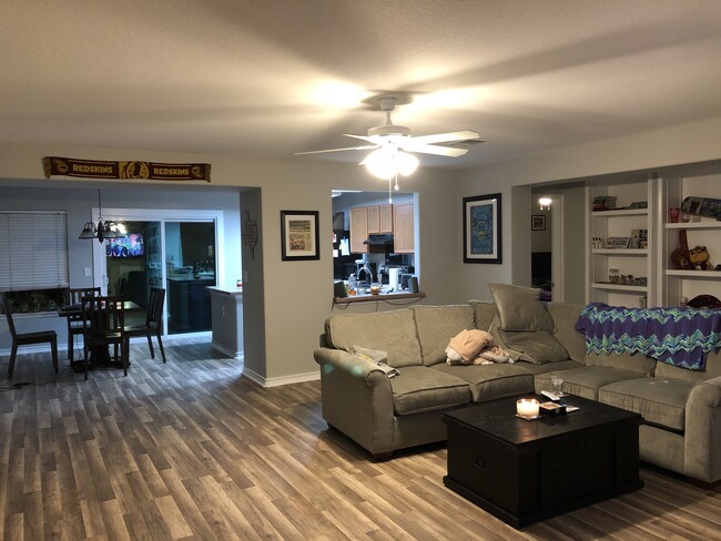 Building Photo - 7425 Marble Ridge Dr