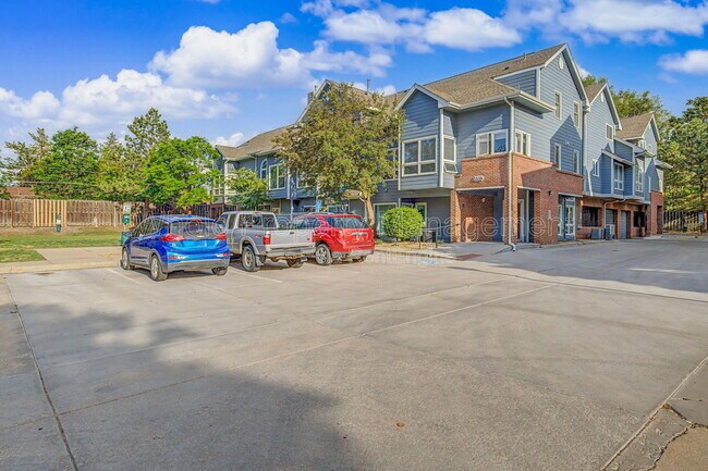 Building Photo - 1330 S Monaco St Pkwy