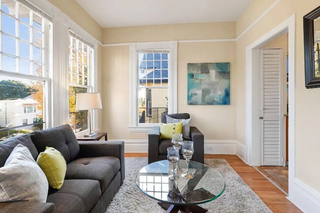 Building Photo - 931 Chestnut St