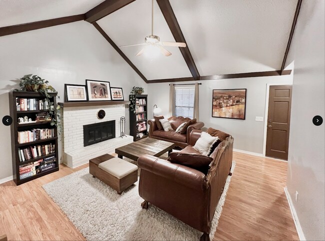 Building Photo - 308 Holly Cove
