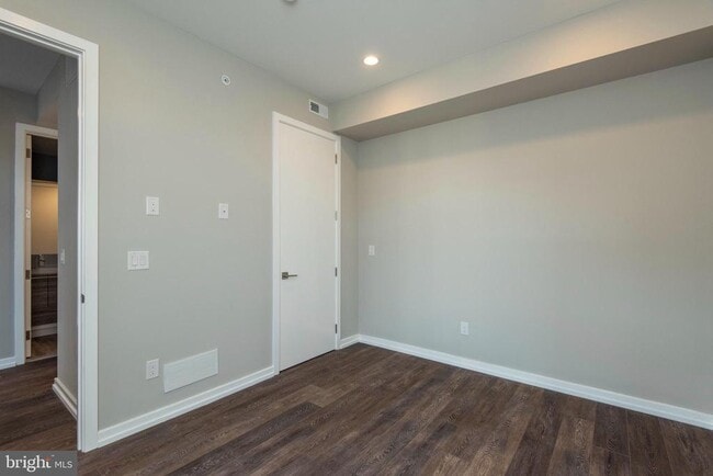 Building Photo - 1340 S 13th St