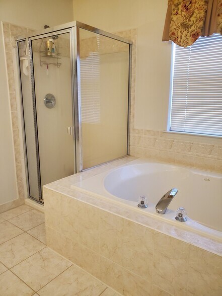 Building Photo - 256 Fountayne Ln