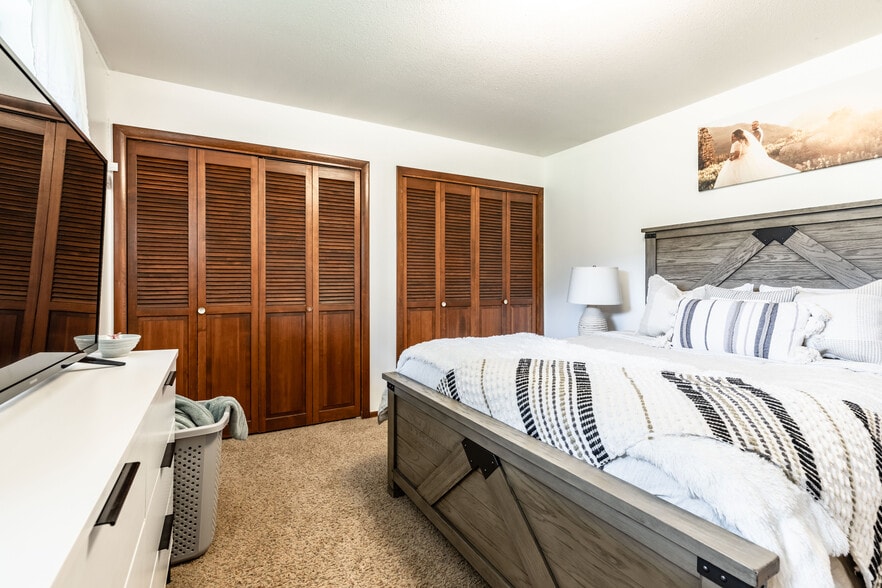 His & Her closets - 815 Orchard Dr