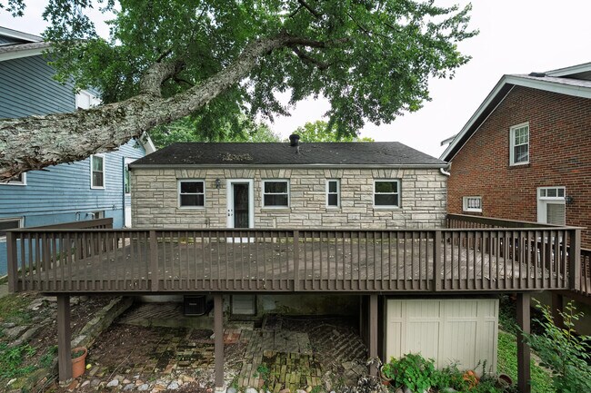 Building Photo - 13 Anthony Ln