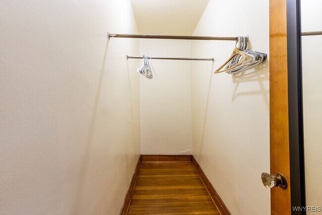 Building Photo - 38 Alexander Ave