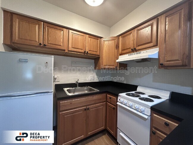Building Photo - 4020 Lindell Blvd