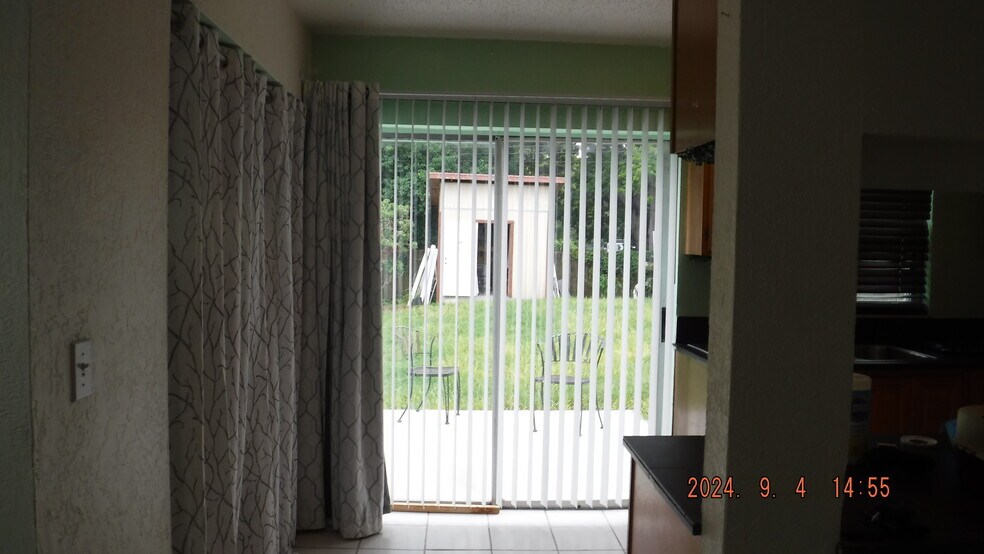 Building Photo - 2138 19th Ave SW