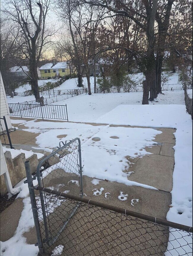 Building Photo - Beautiful 4-Bedroom Home for Rent in St. Louis – $1,800/Month