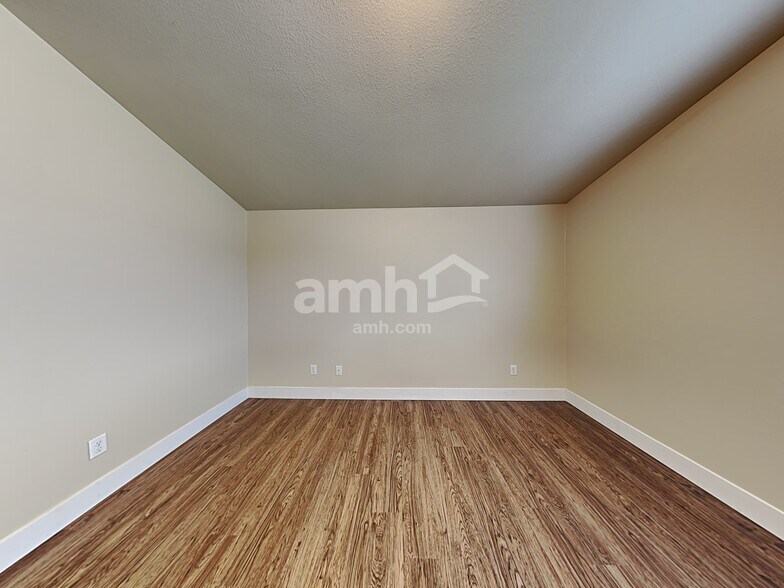 Building Photo - 2522 Char Cir NW