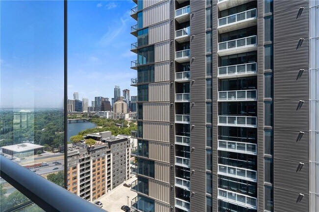 Building Photo - 44 East Ave