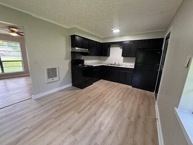 Building Photo - 119 Worthy Dr