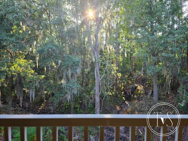 Building Photo - RATE DROP ALERT (was $2300/month)!