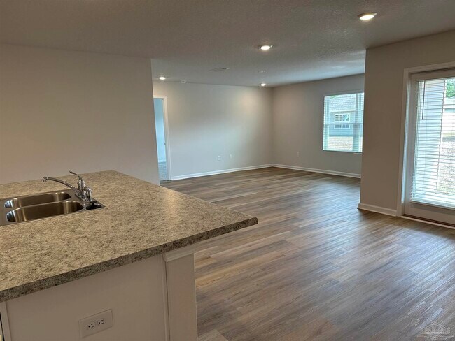 Building Photo - 5948 Laurel Oak Dr