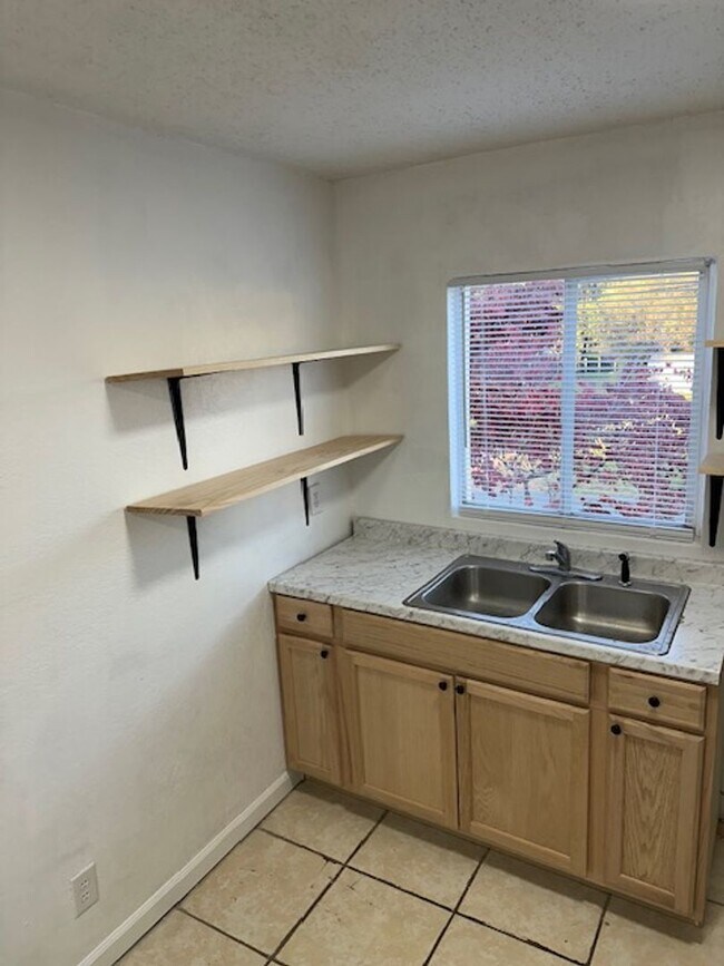 Building Photo - JP - Early