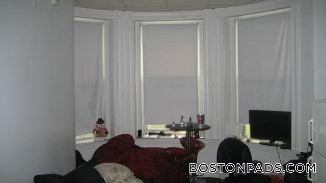 Building Photo - 854 Beacon St