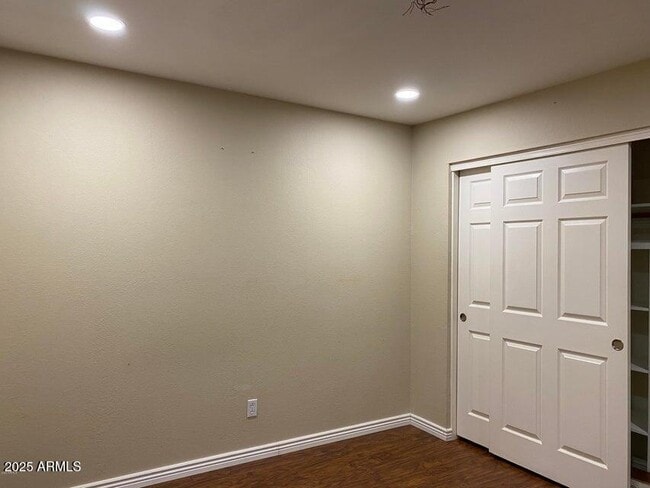 Building Photo - 870 N Madrid Ln