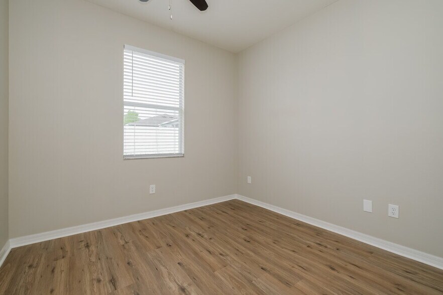 Building Photo - 14143 Holly Hammock Ln