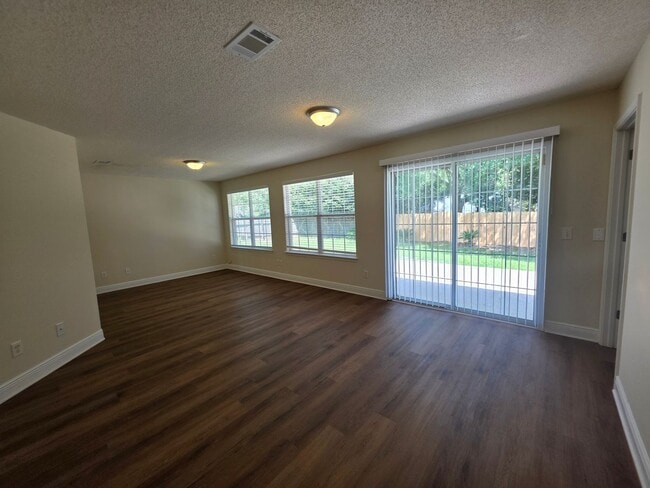 Building Photo - 4BR/3BA home with shed close to Navy Feder...