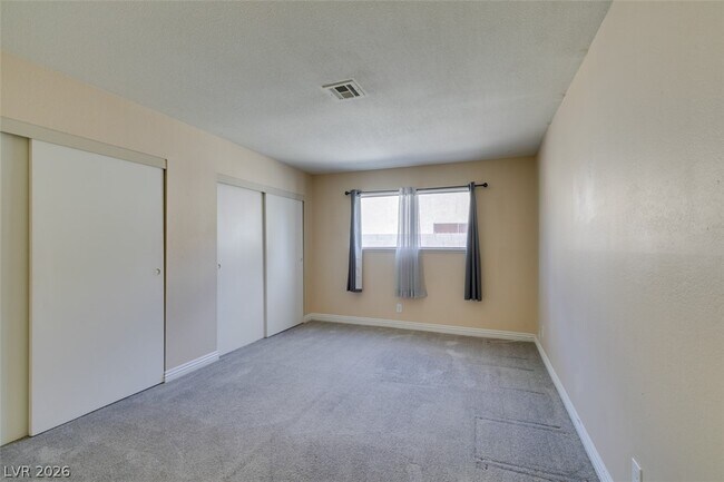 Building Photo - 3221 E Rochelle Ave