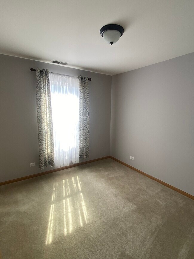 Building Photo - 759 Cherry Creek Dr