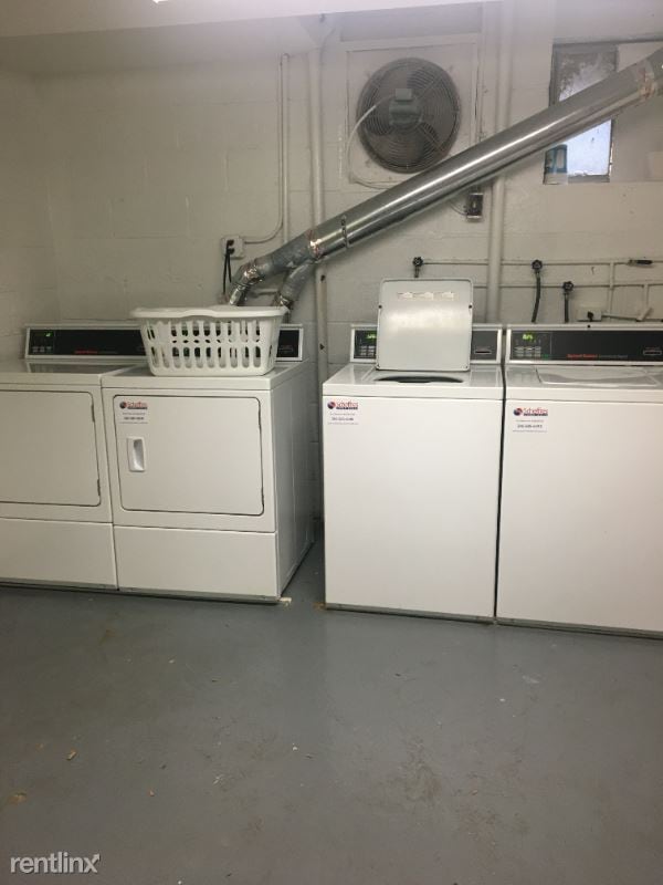 Building Photo - 1 br, 1 bath Condo - 10626 Weymouth St