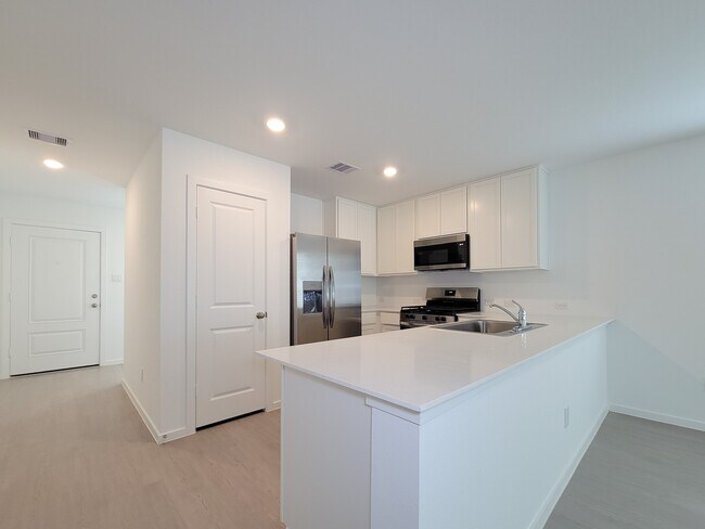 Building Photo - 25588 Rose Creek Dr